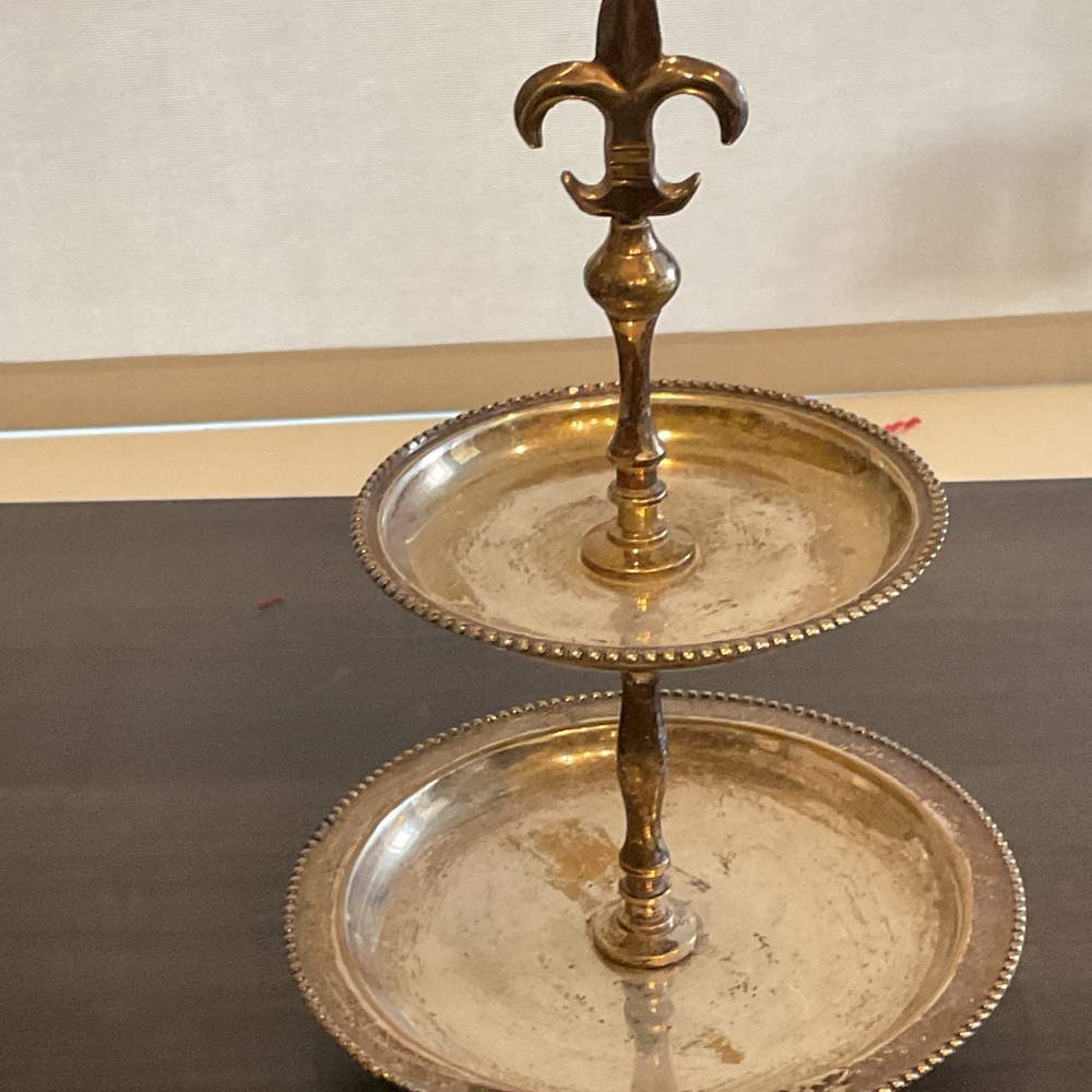 Vintage tier tray